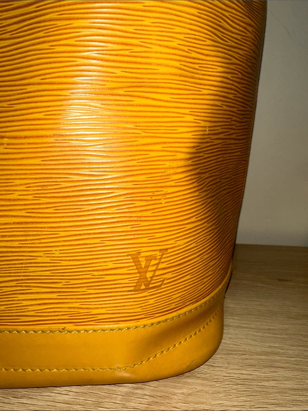 Louis Vuitton Yellow Epi Leather Drawstring Hobo - Picture 6 of 16